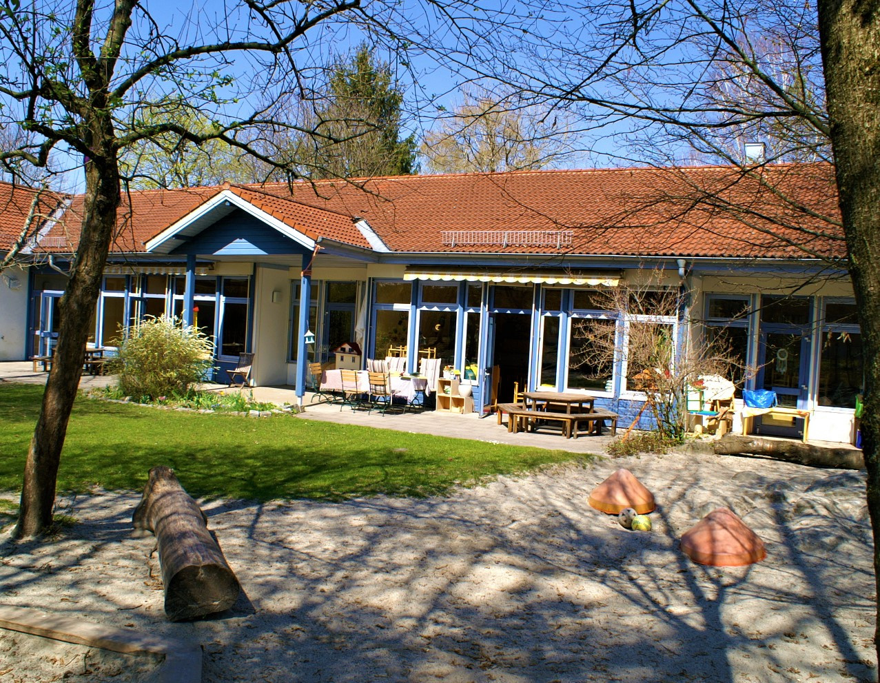 Evang. Kindergarten Regenbogenhaus - Oberschleißheim | EKiM kirchlicher